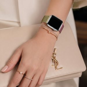 Model wearing Duo Gold Pink Milanese Loop For Apple Watch Apple Watch band