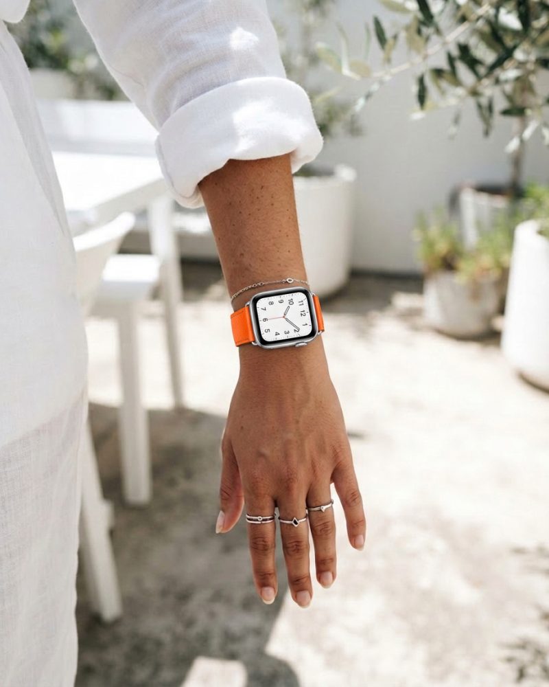 Model wearing Feu Single Tour Leather for Apple Watch Apple Watch band