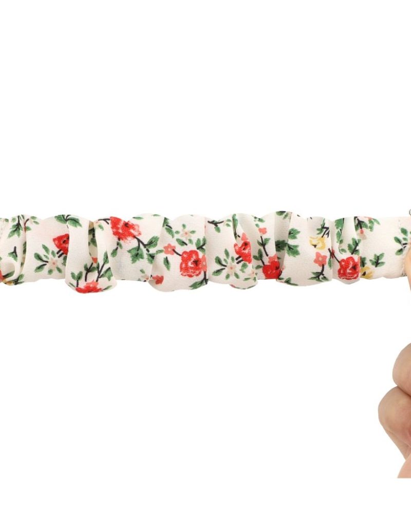 Rose floral scrunchie loop band for Apple Watch in white fabric with red blooms