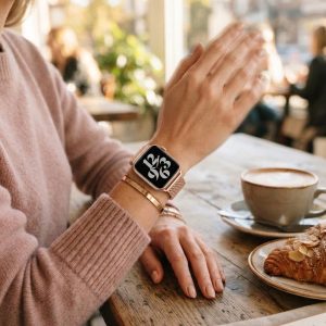 Model wearing Rose Gold Havana Stainless Steel Band for Apple Watch Apple Watch band