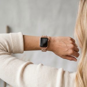 Model wearing Jersey Bracelet Band For Apple Watch – Rose Gold Apple Watch band