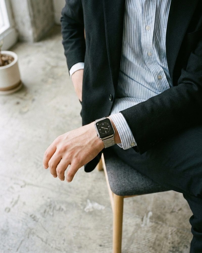 Model wearing Silver Stainless Steel Band for Apple Watch Apple Watch band